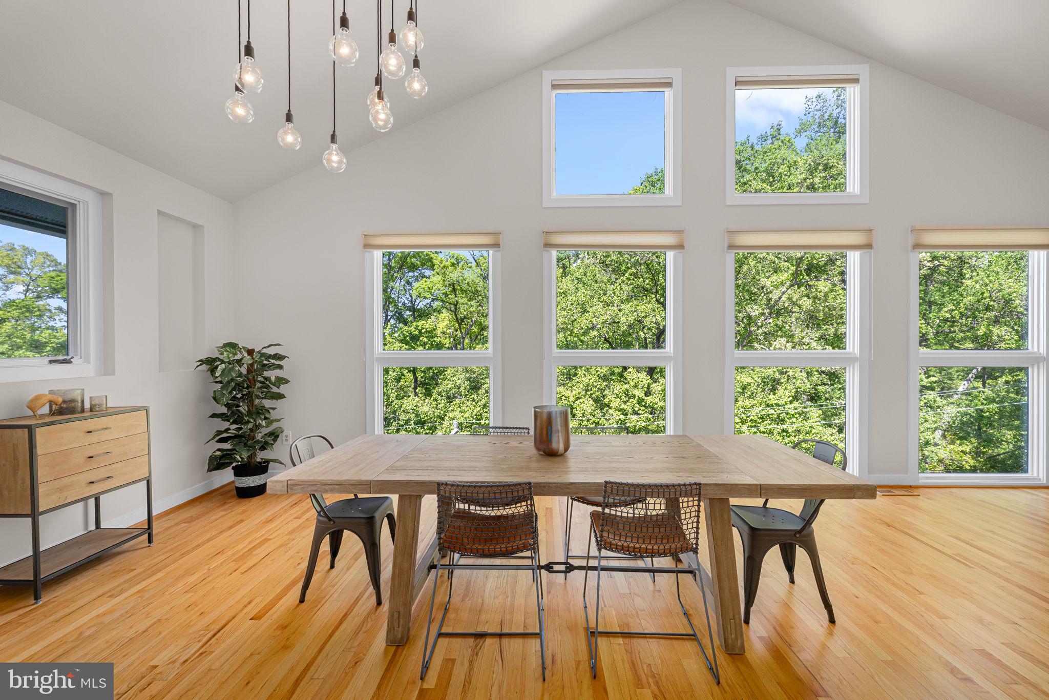 2621 S Arlington Ridge Rd