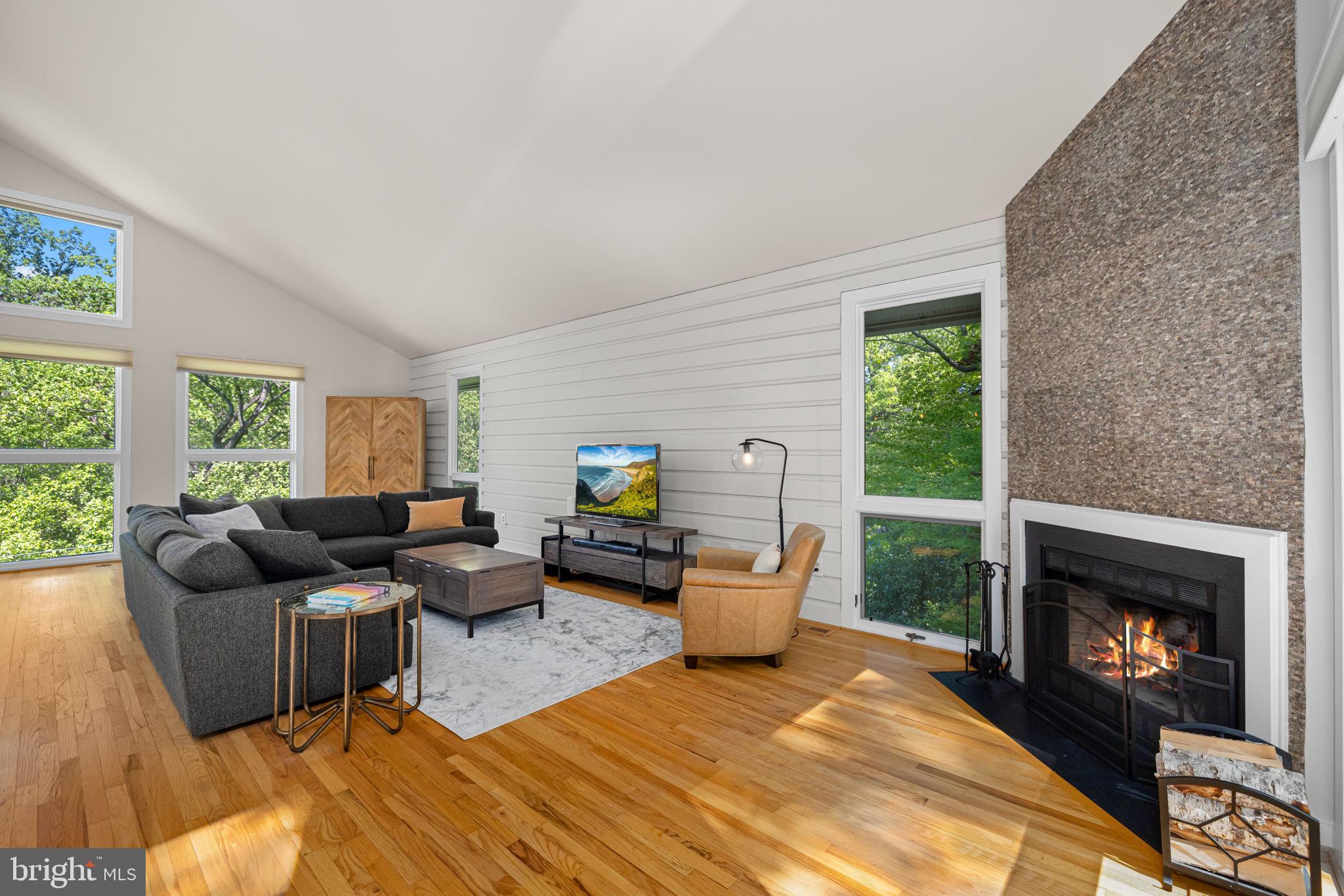 2621 S Arlington Ridge Rd