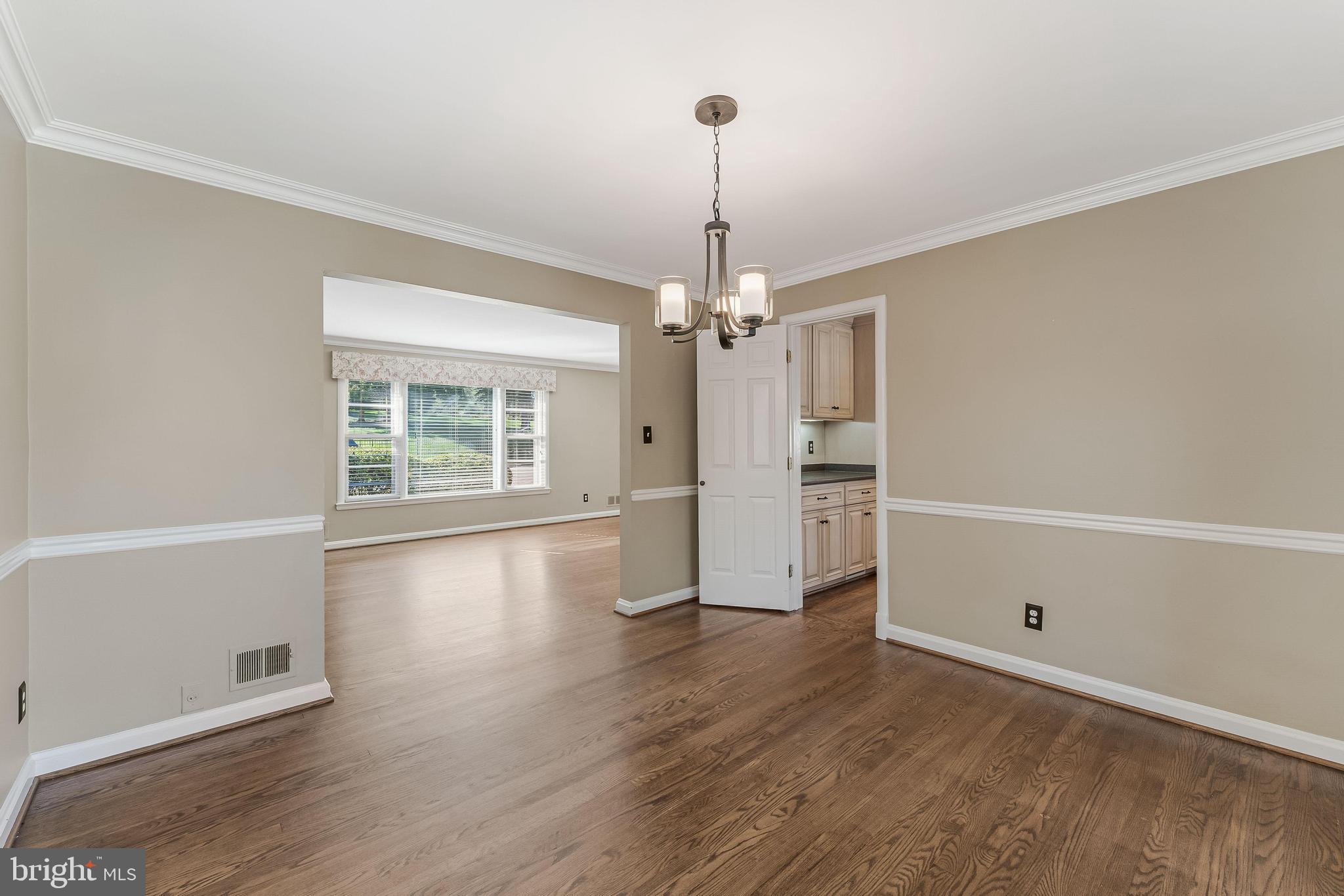 3867 N CHESTERBROOK ROAD