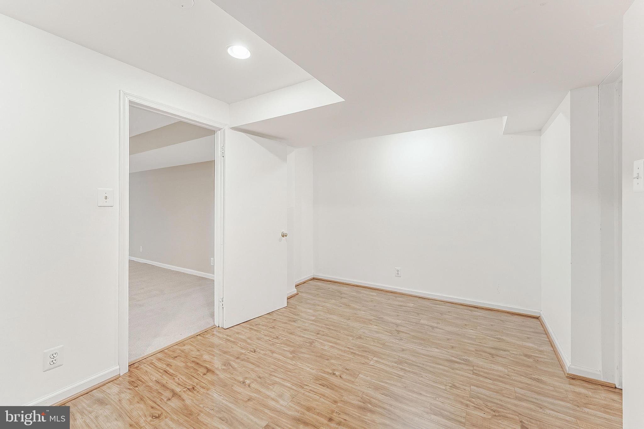 3867 N CHESTERBROOK ROAD