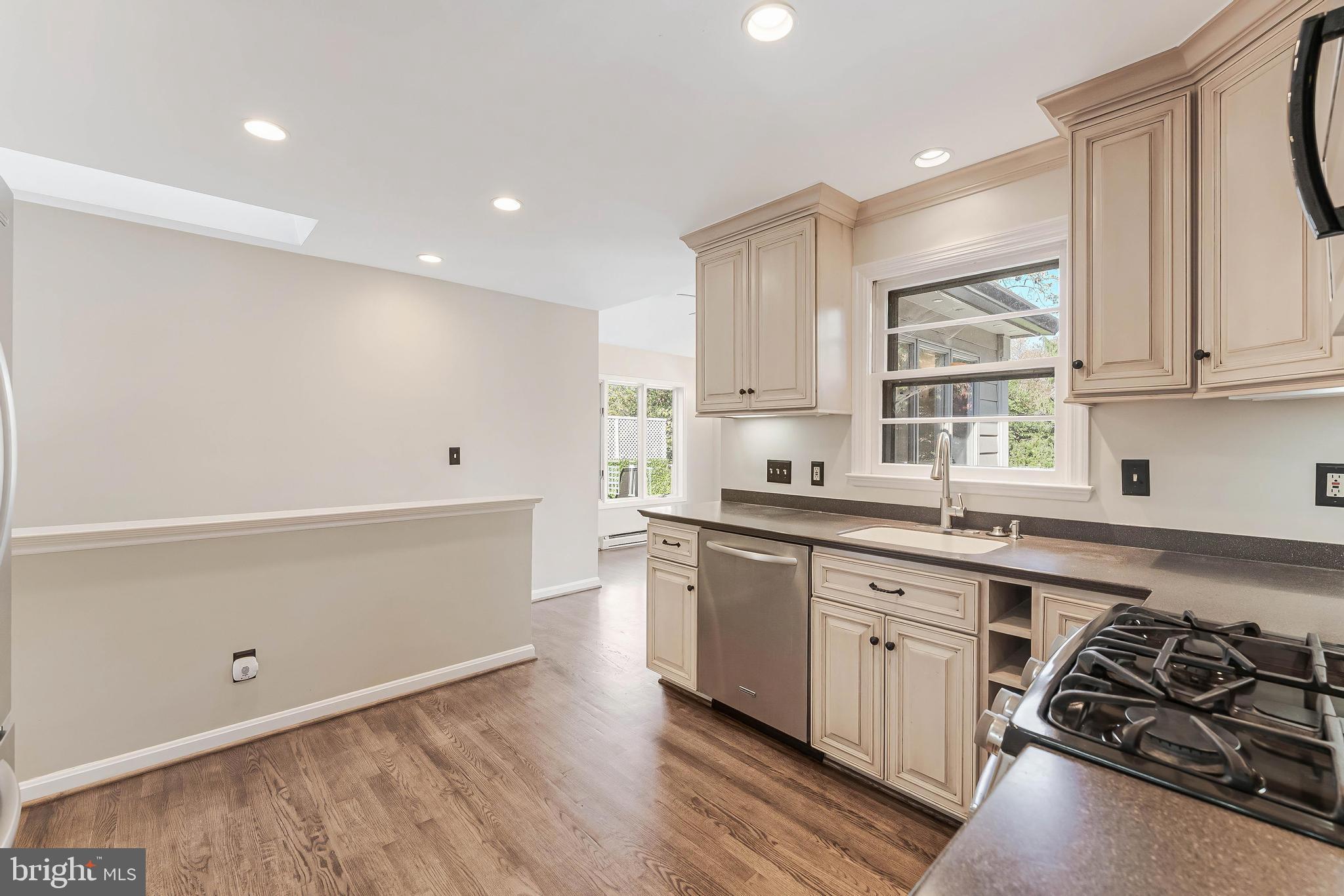 3867 N CHESTERBROOK ROAD