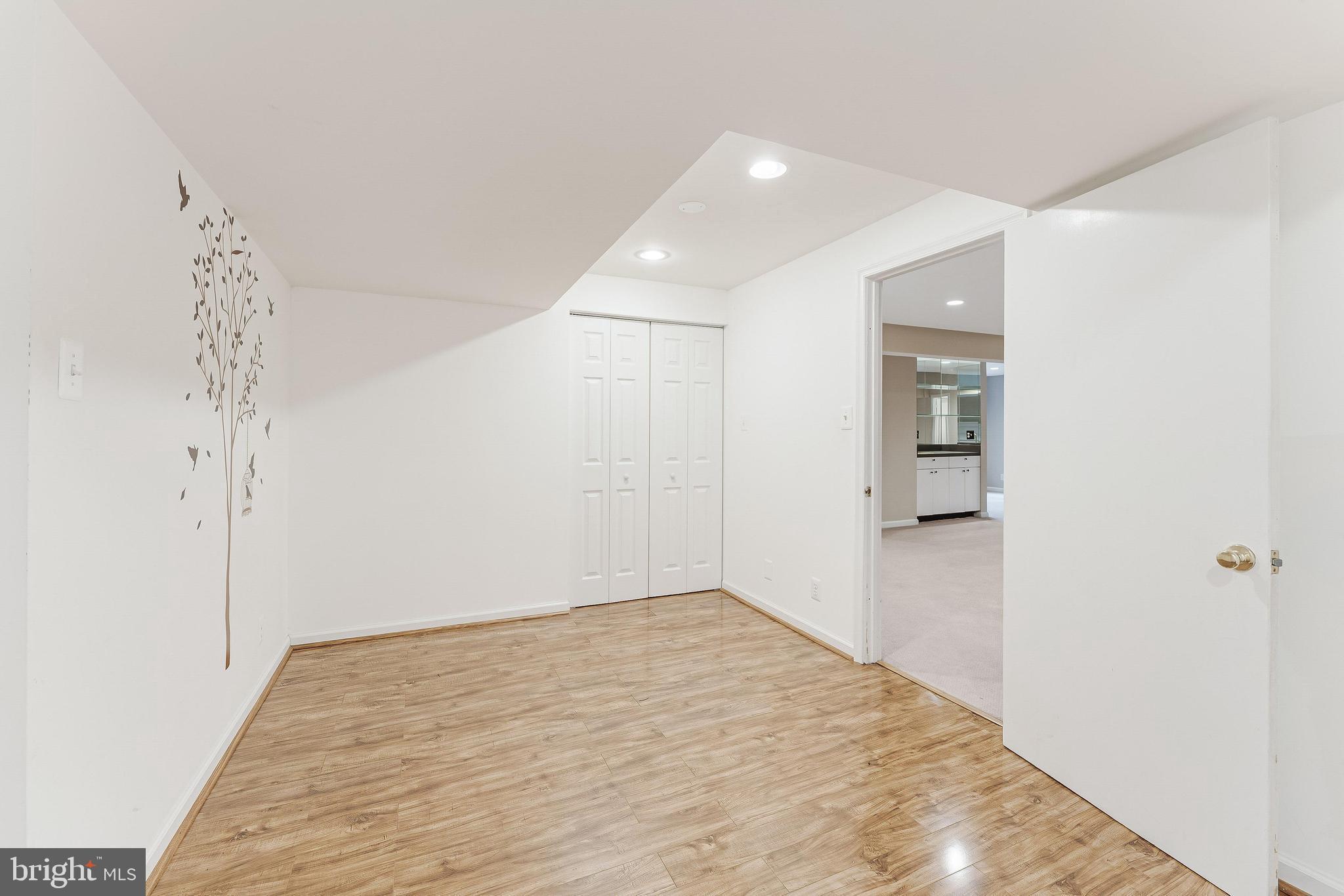 3867 N CHESTERBROOK ROAD