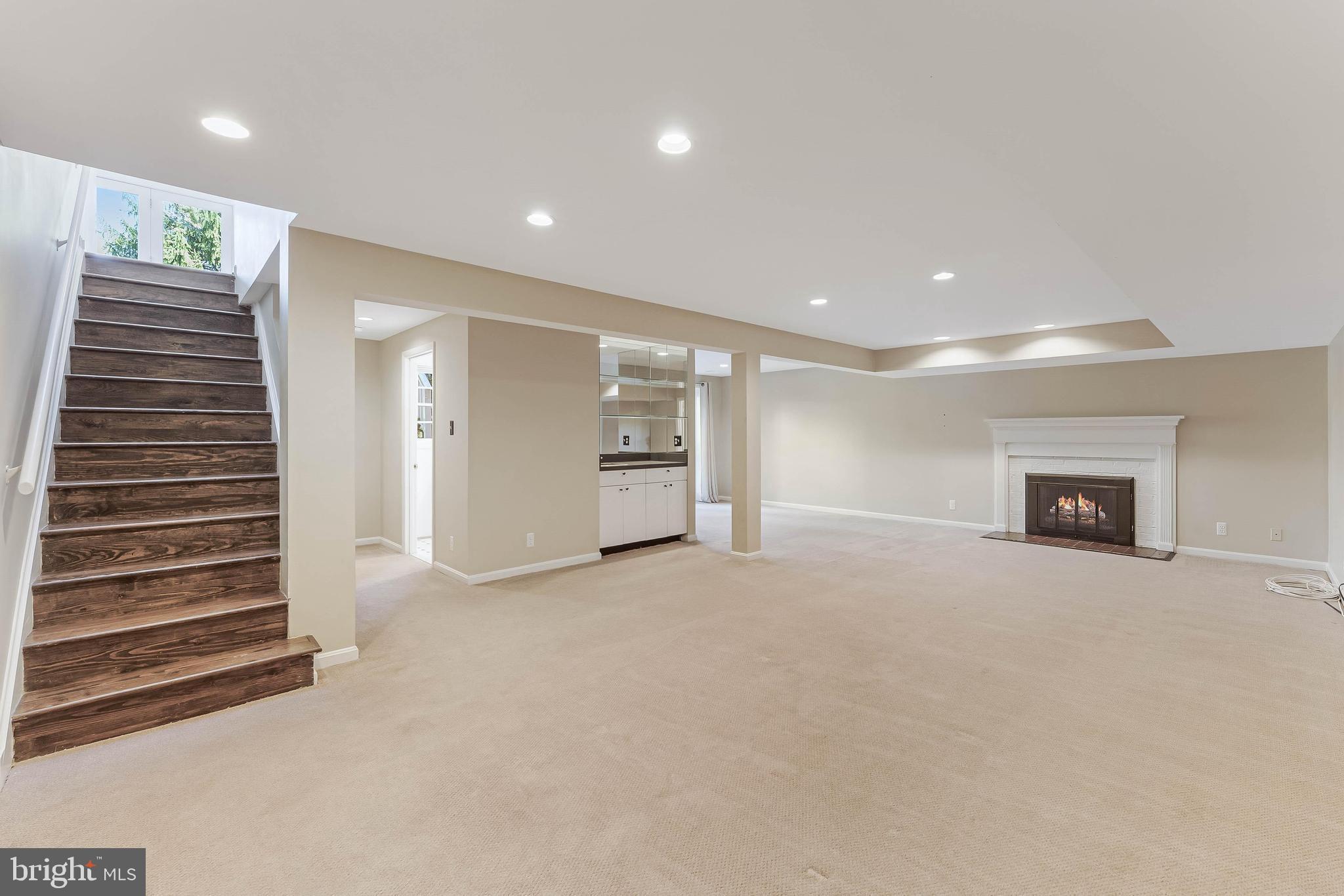 3867 N CHESTERBROOK ROAD