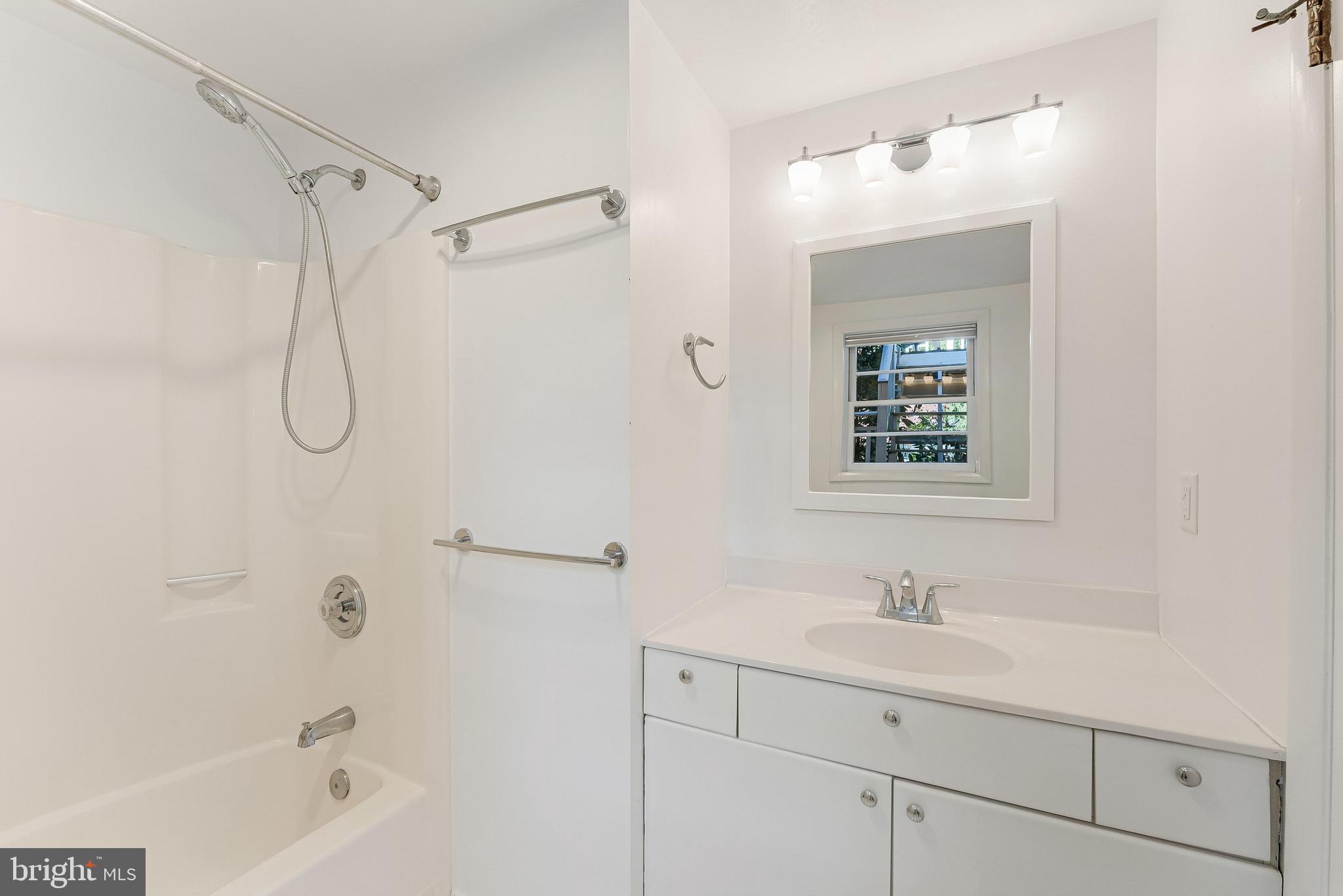 3867 N CHESTERBROOK ROAD