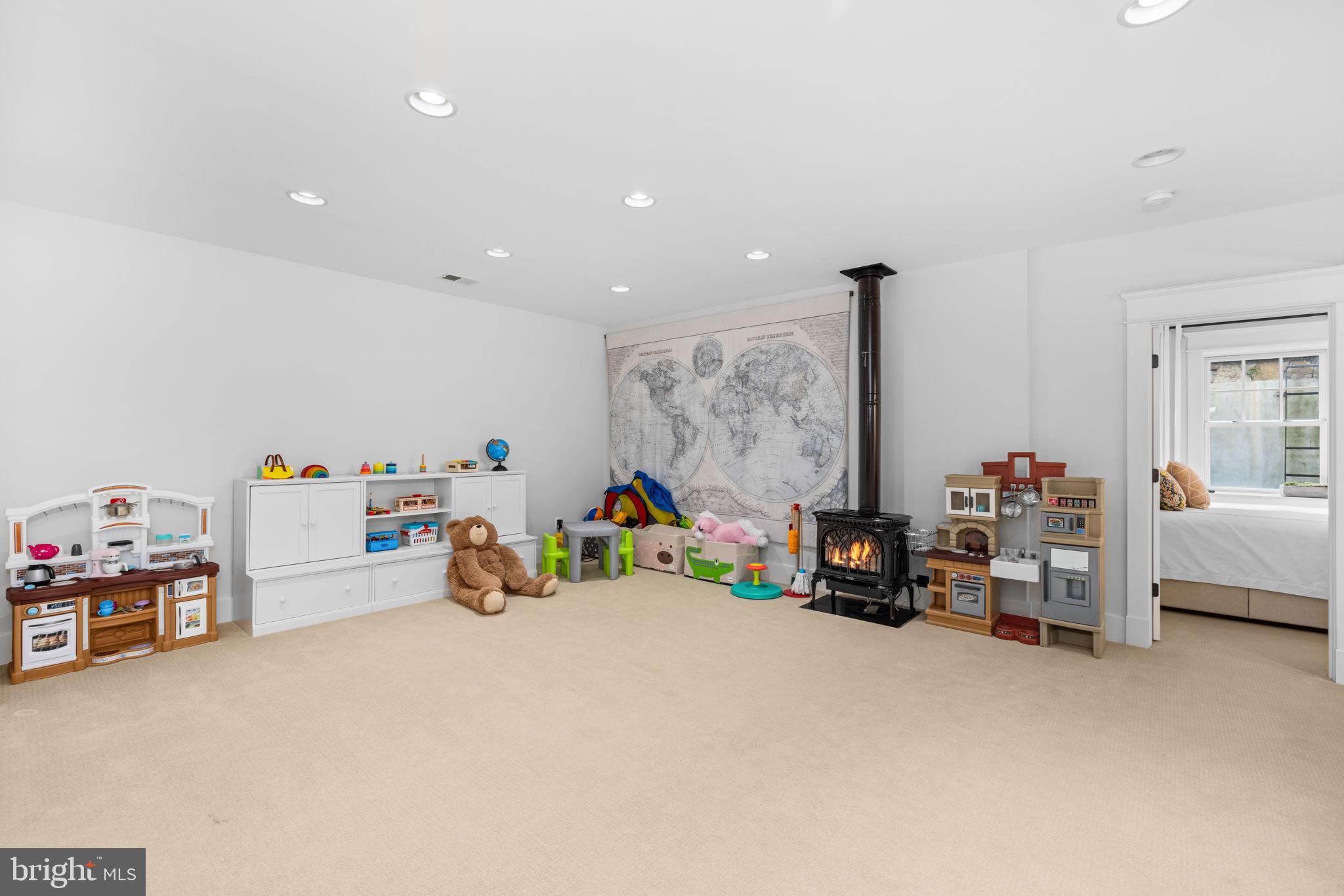2115 Elliott Ave