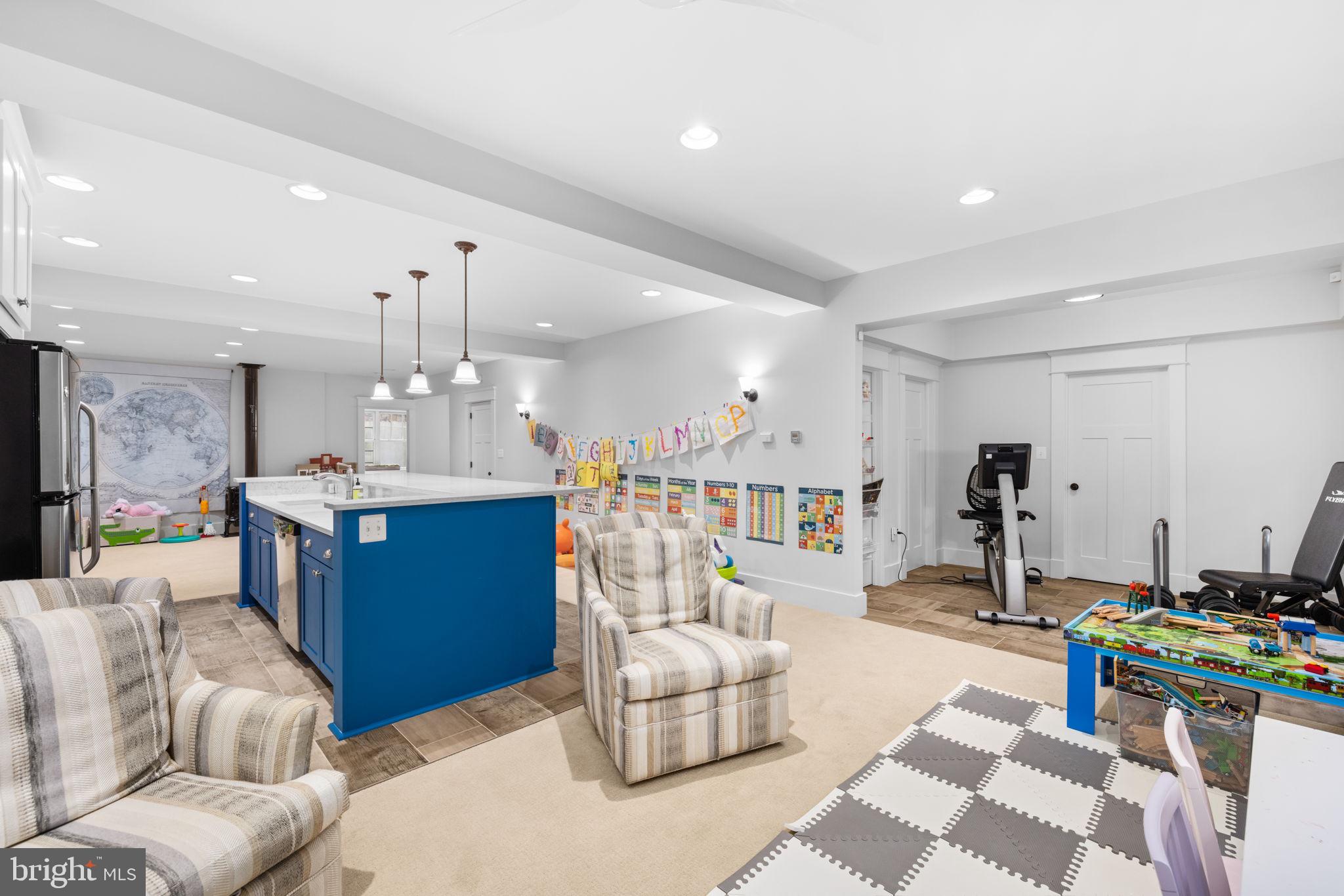 2115 Elliott Ave