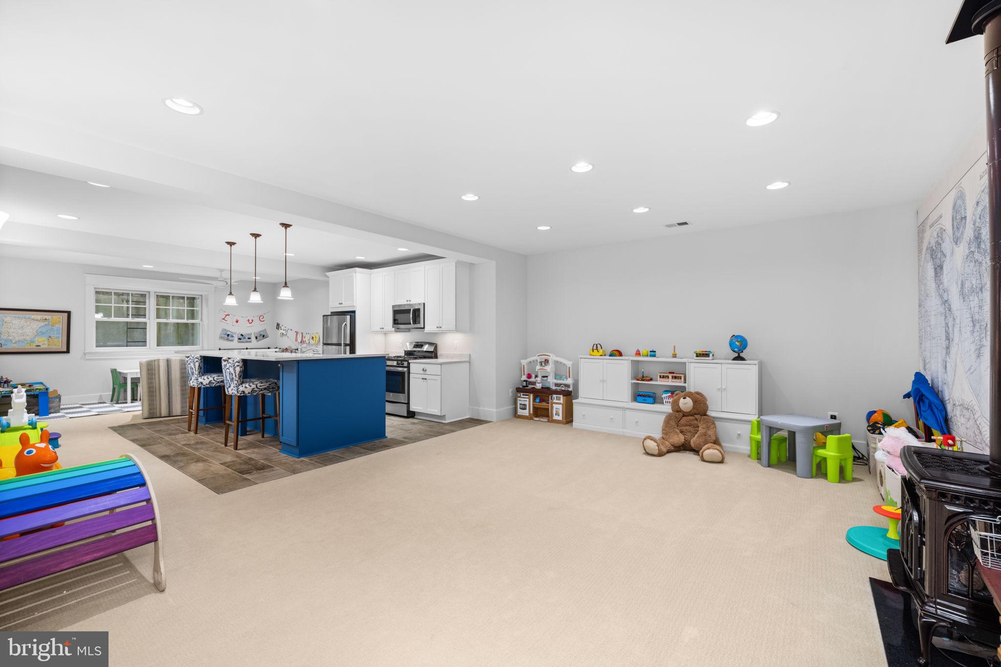 2115 Elliott Ave