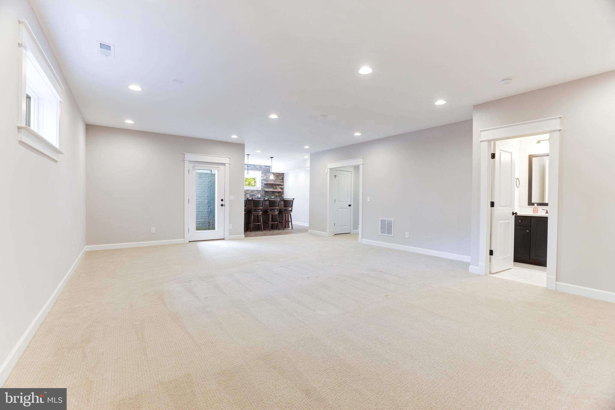 2121 Elliott Ave