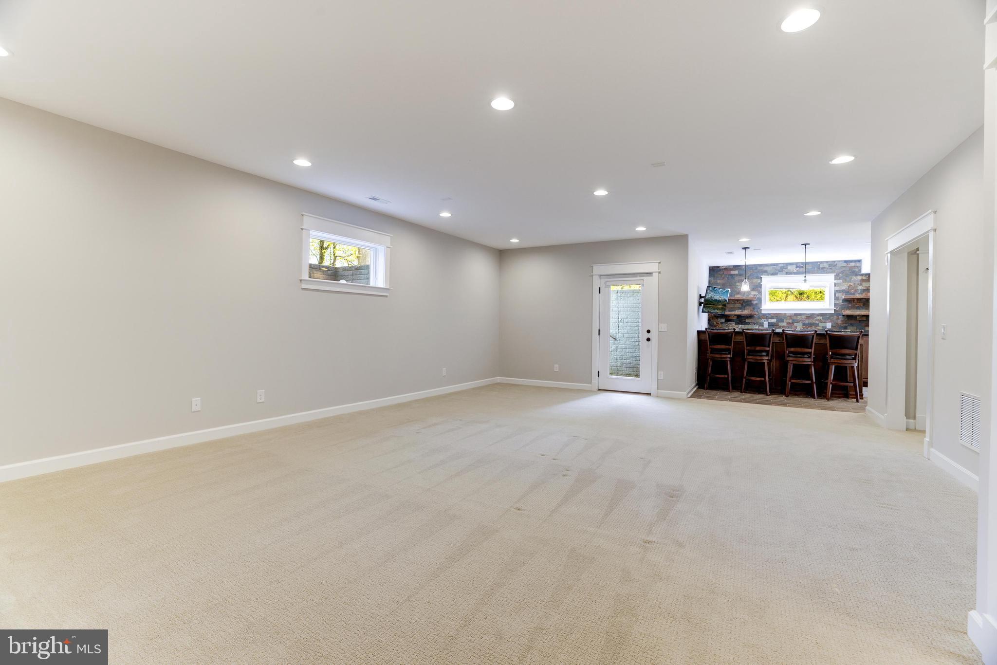 2121 Elliott Ave