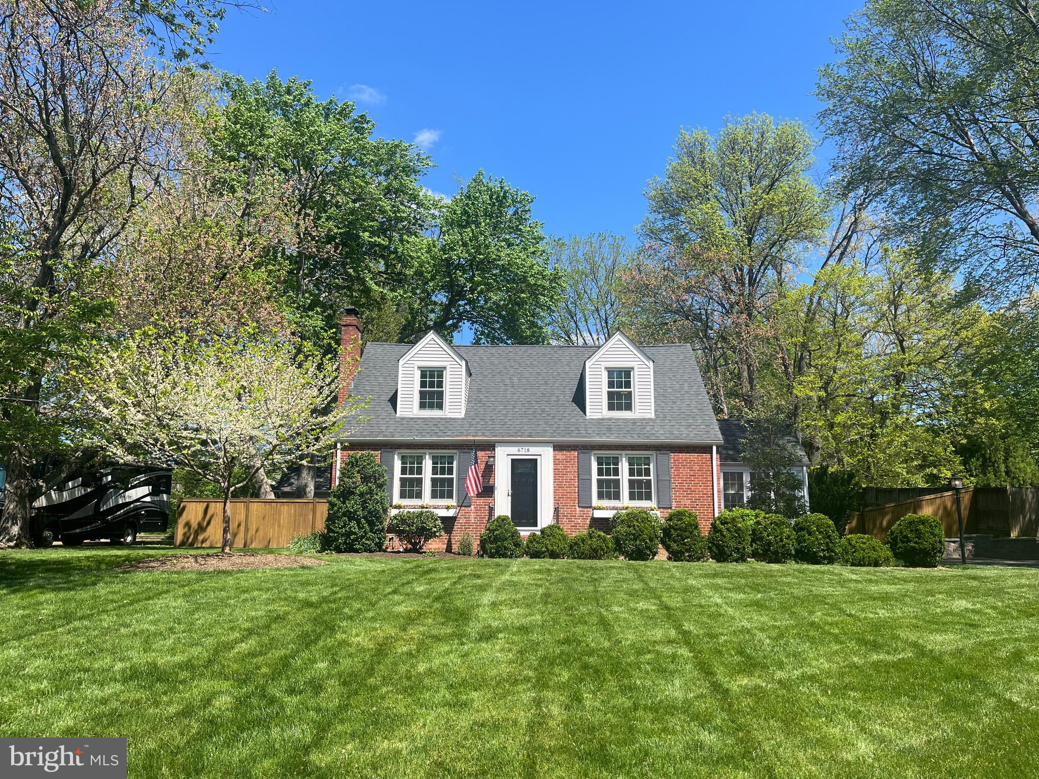 6718 Kennedy Ln