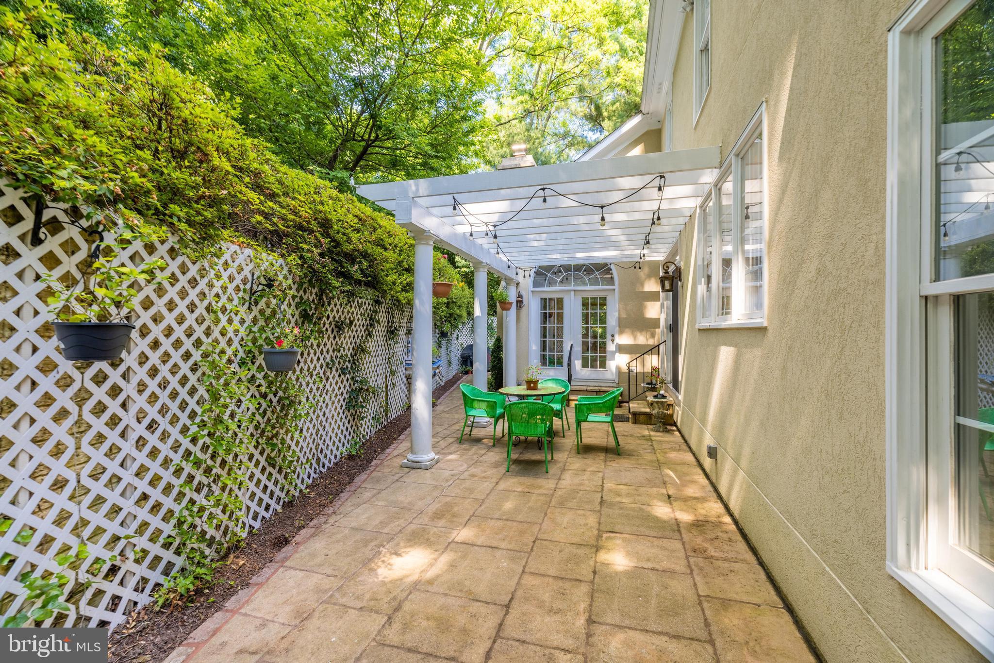 1800 Dominion Crest Ln