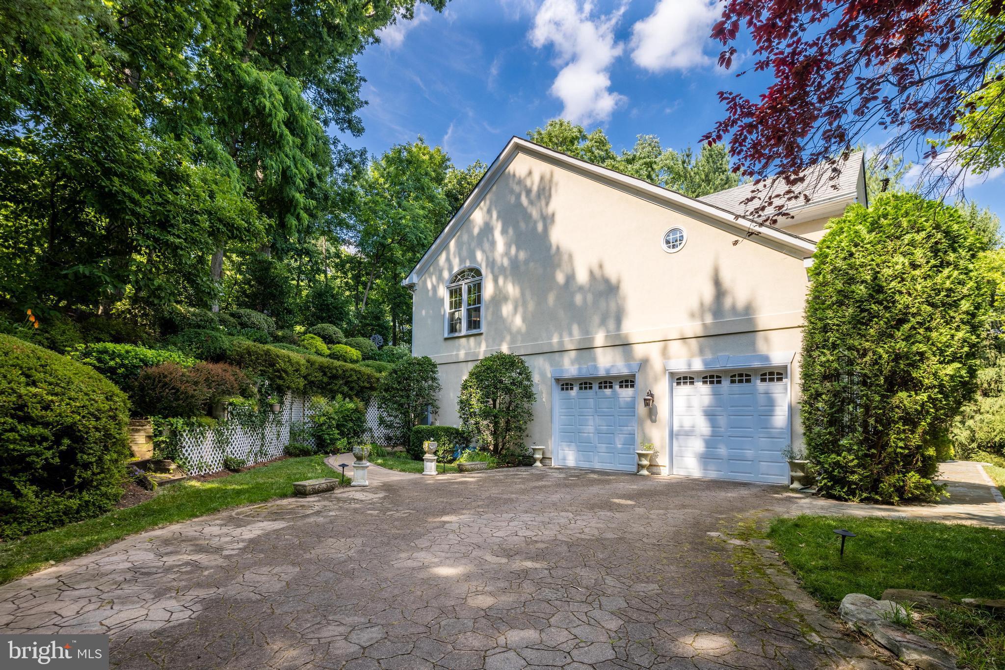 1800 Dominion Crest Ln