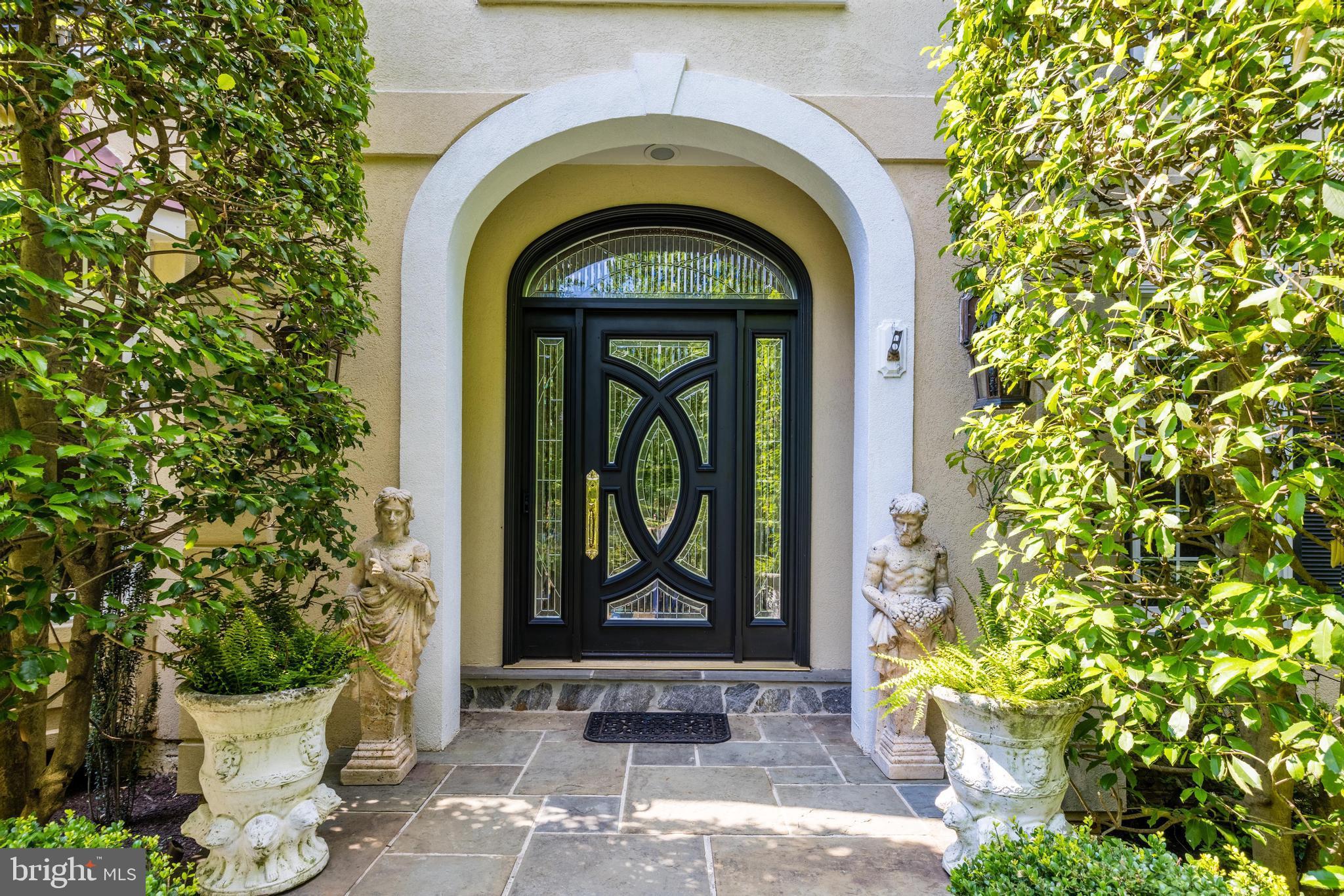 1800 Dominion Crest Ln