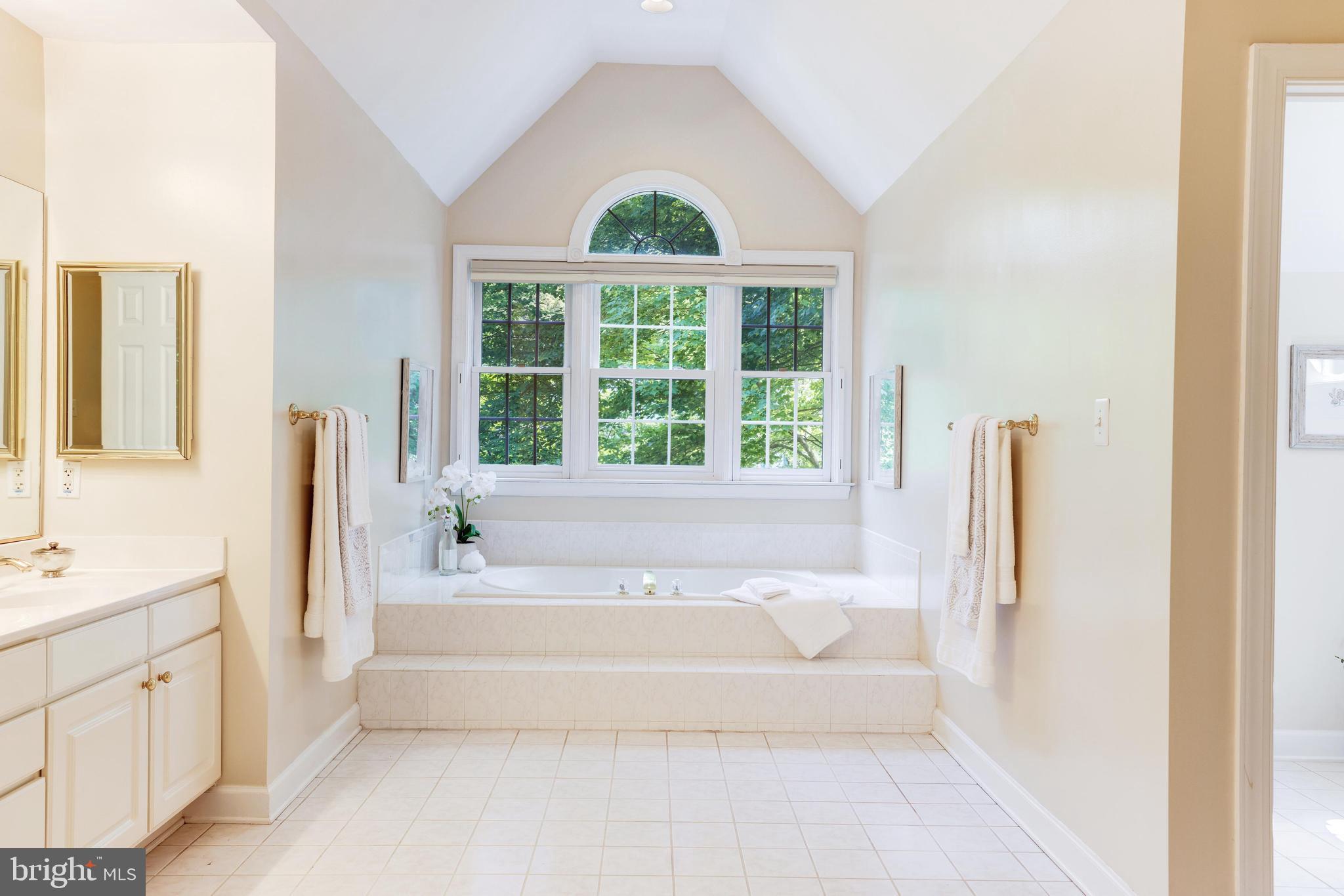 1800 Dominion Crest Ln