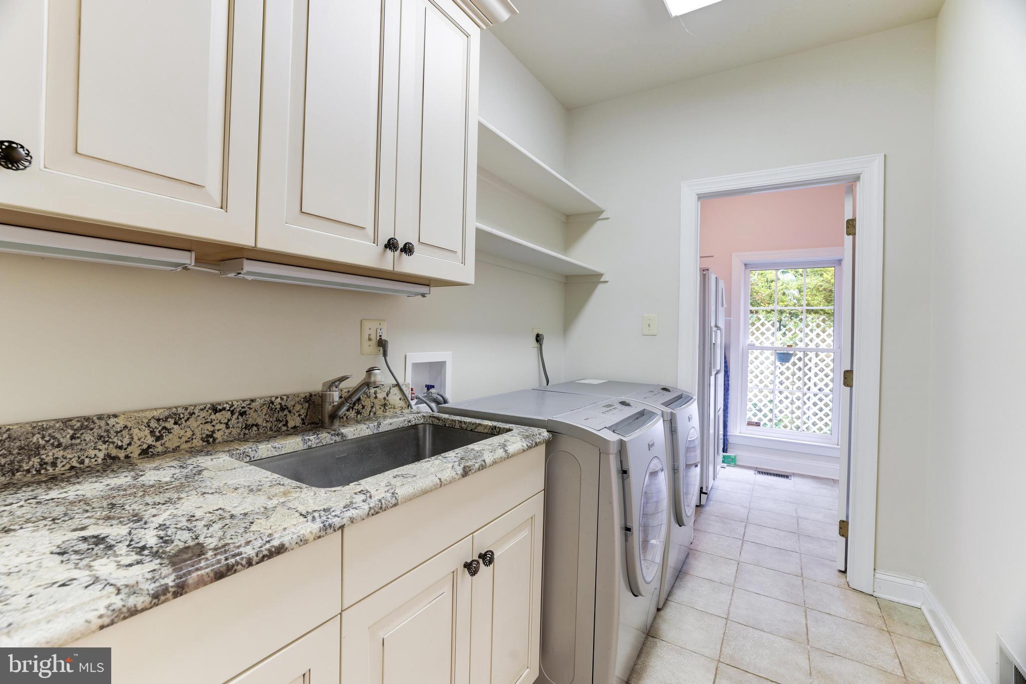 1800 Dominion Crest Ln