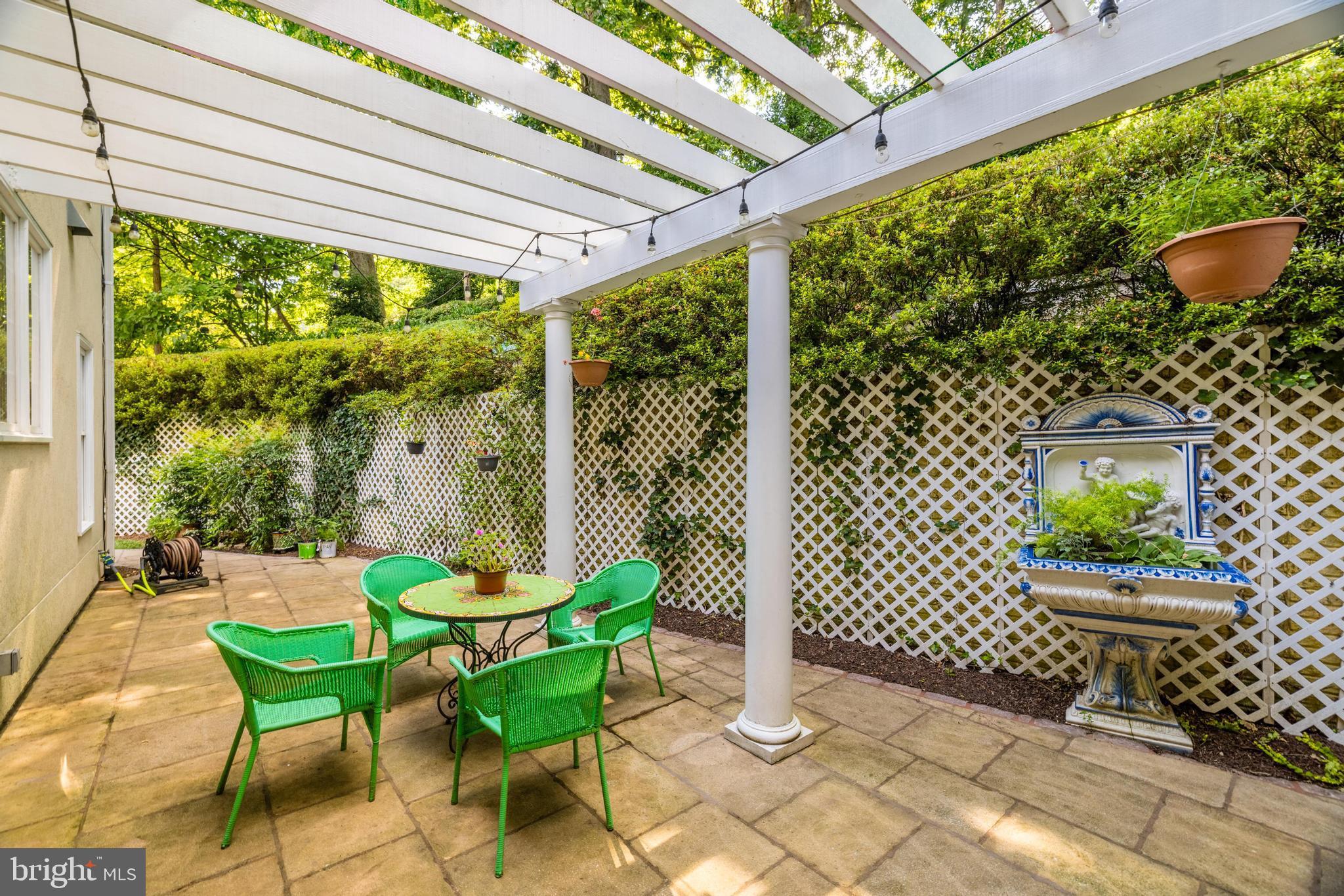 1800 Dominion Crest Ln