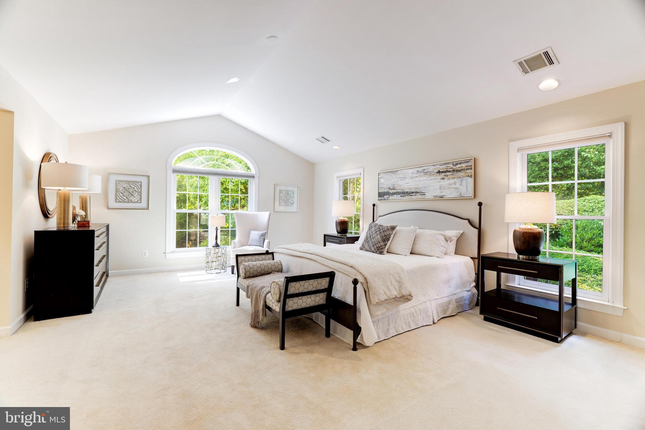 1800 Dominion Crest Ln