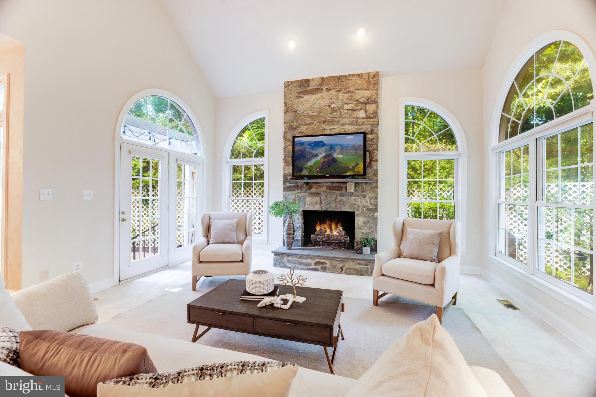 1800 Dominion Crest Ln