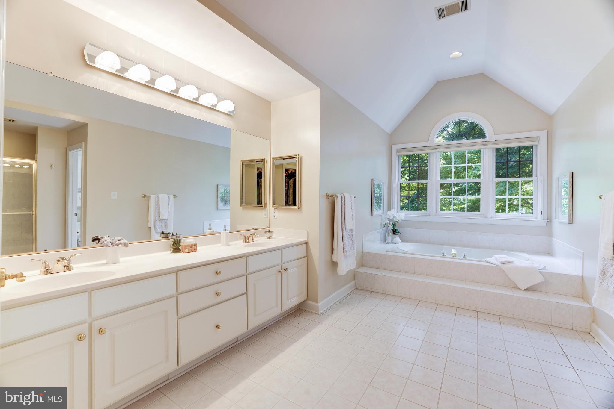 1800 Dominion Crest Ln