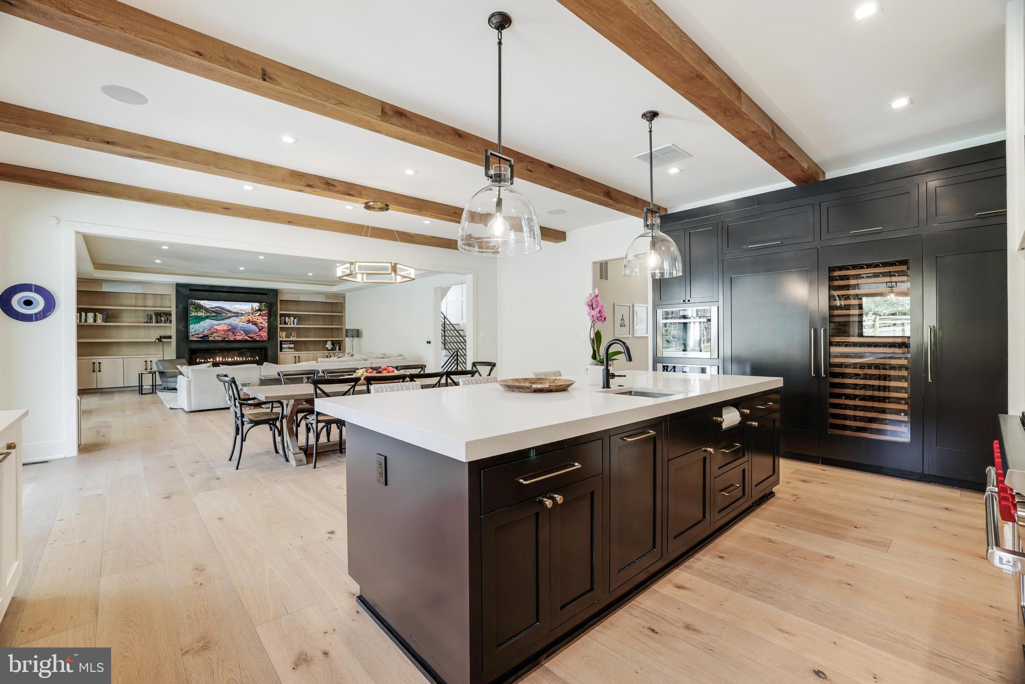 1544 Forest Villa Ln