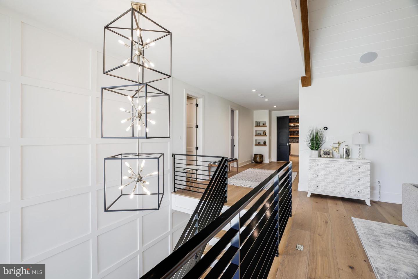 1544 Forest Villa Ln