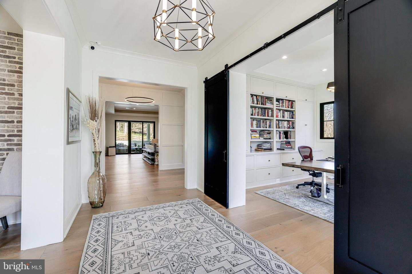 1544 Forest Villa Ln