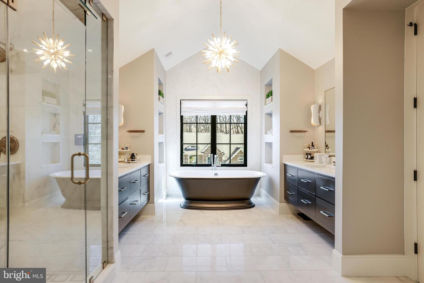 1544 Forest Villa Ln
