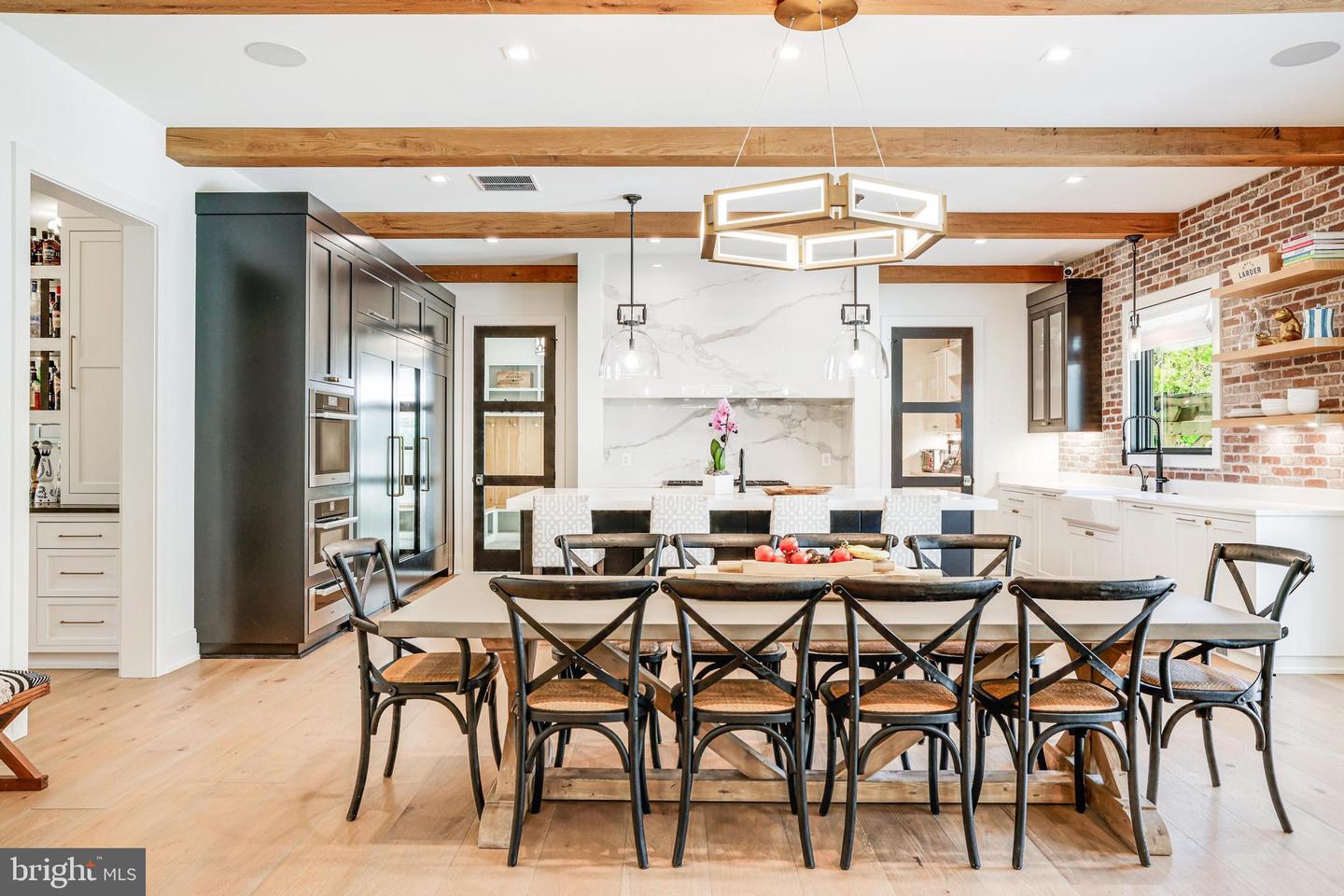 1544 Forest Villa Ln