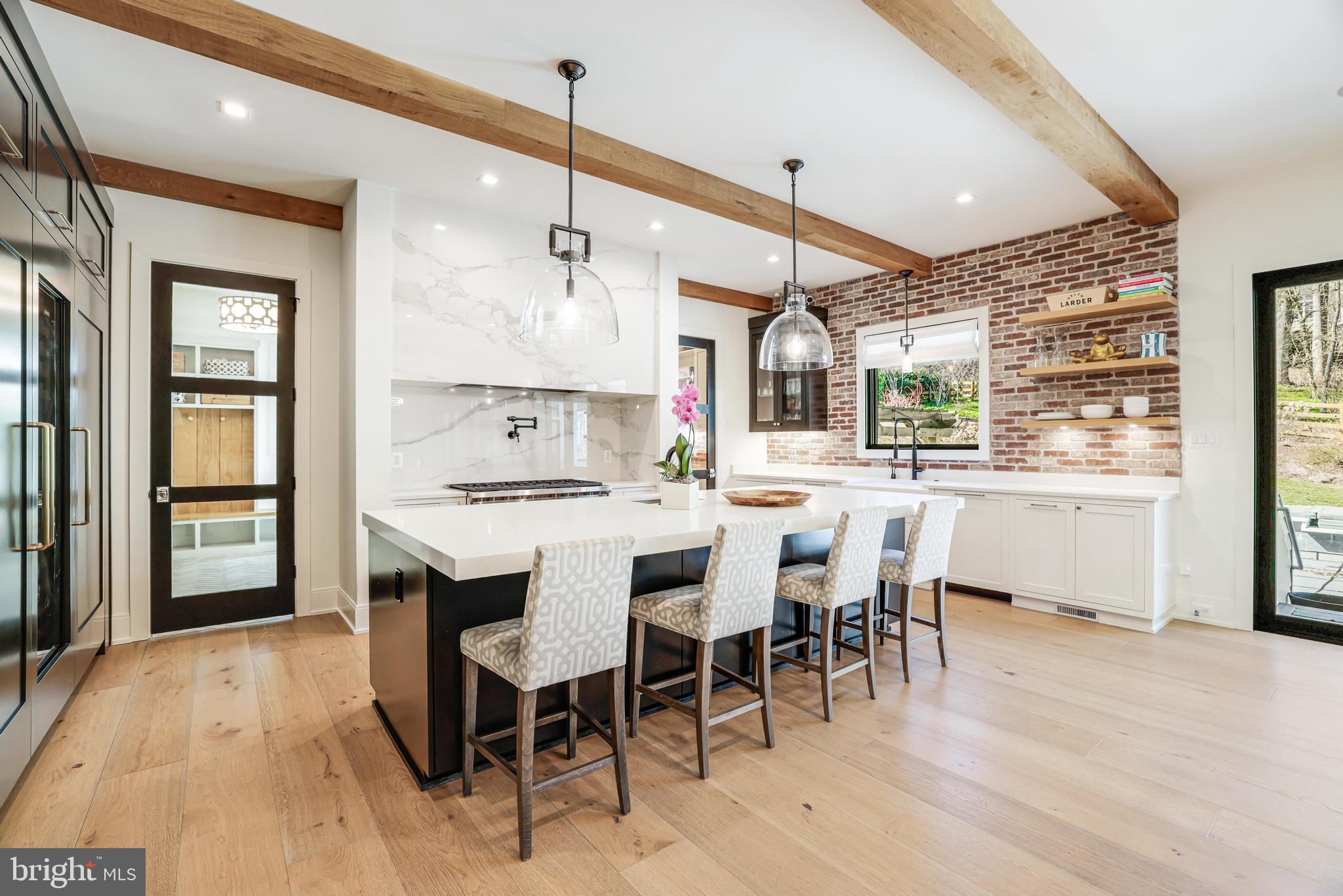 1544 Forest Villa Ln