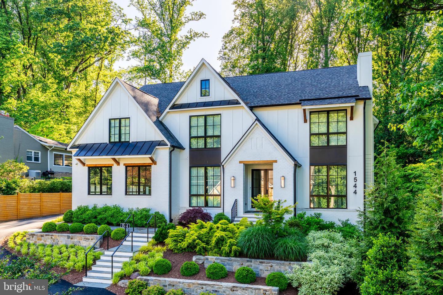 1544 Forest Villa Ln
