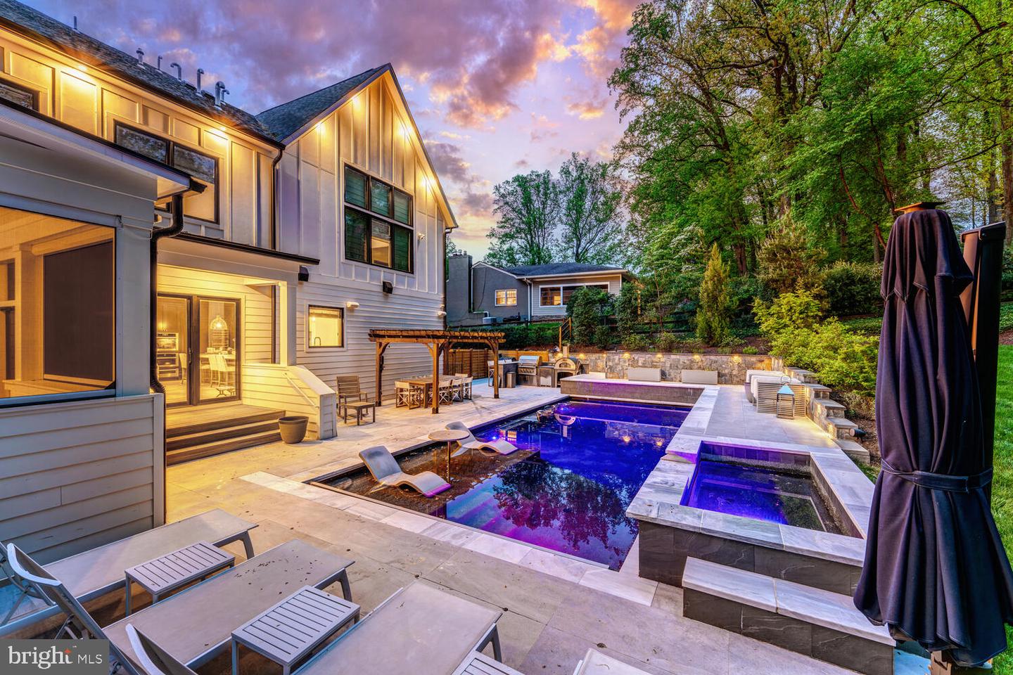 1544 Forest Villa Ln