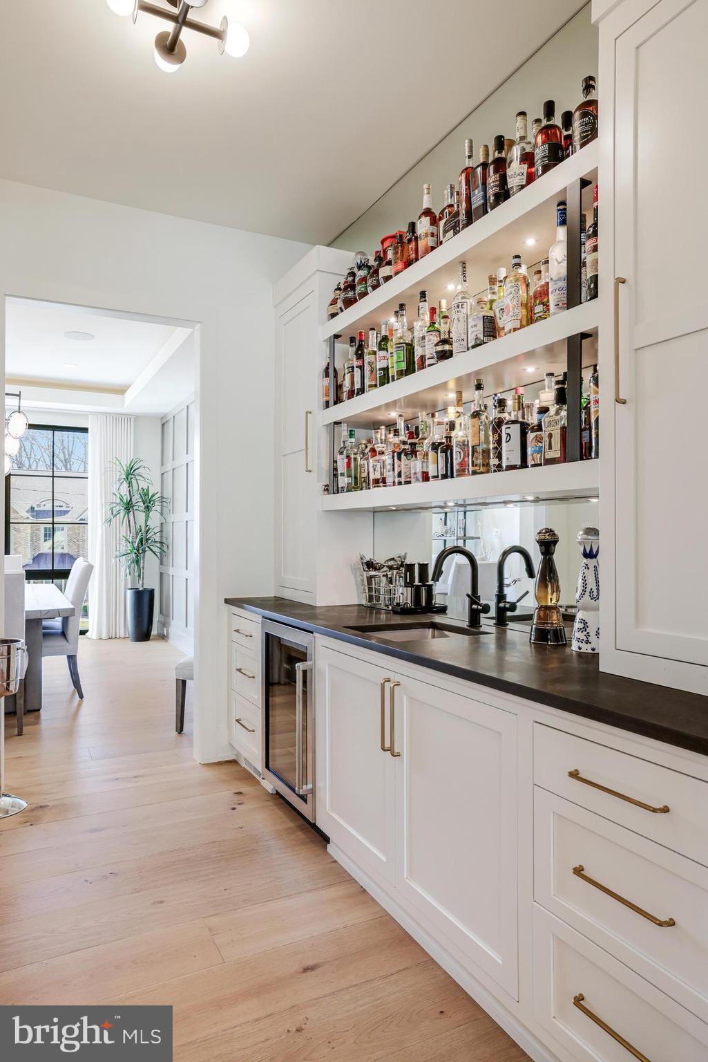 1544 Forest Villa Ln