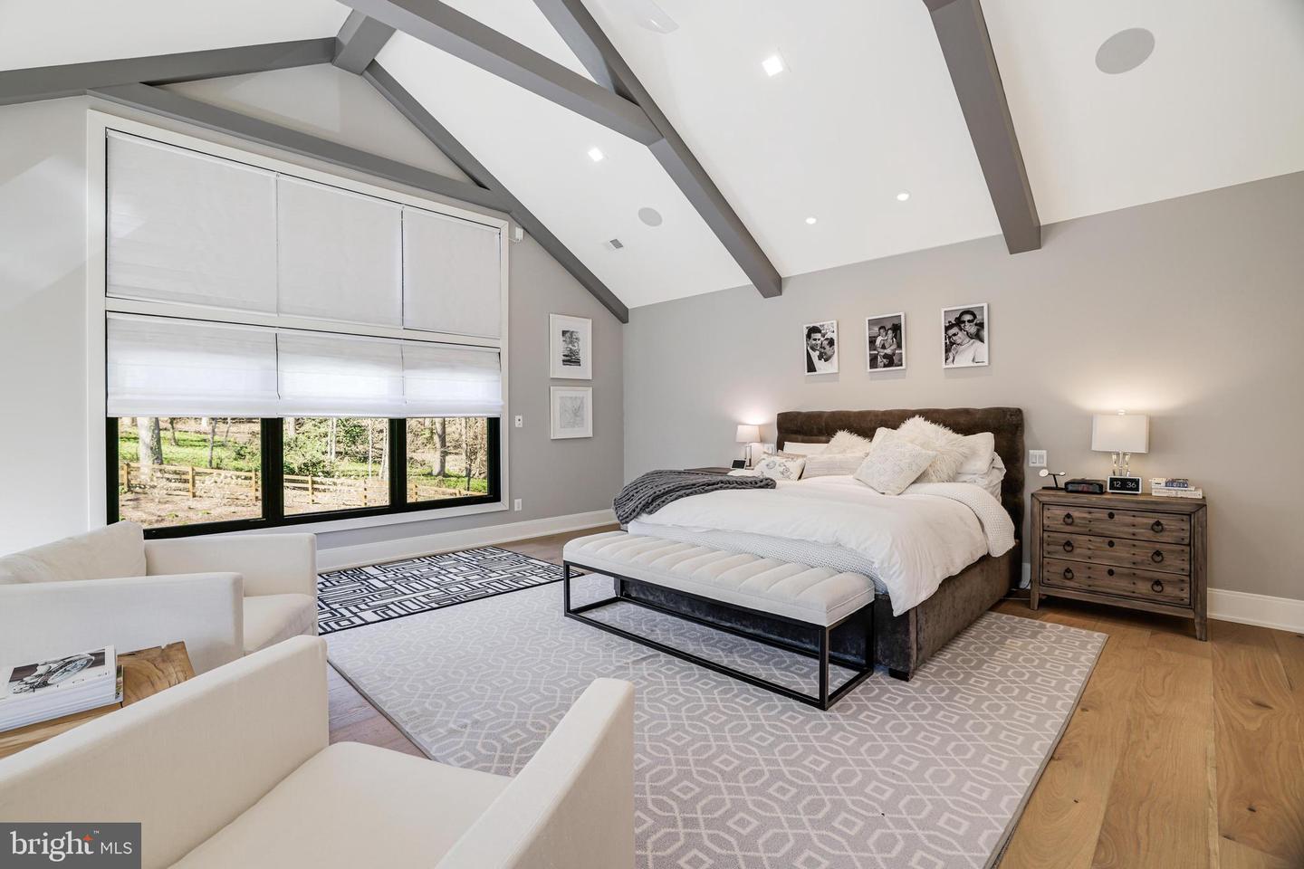 1544 Forest Villa Ln