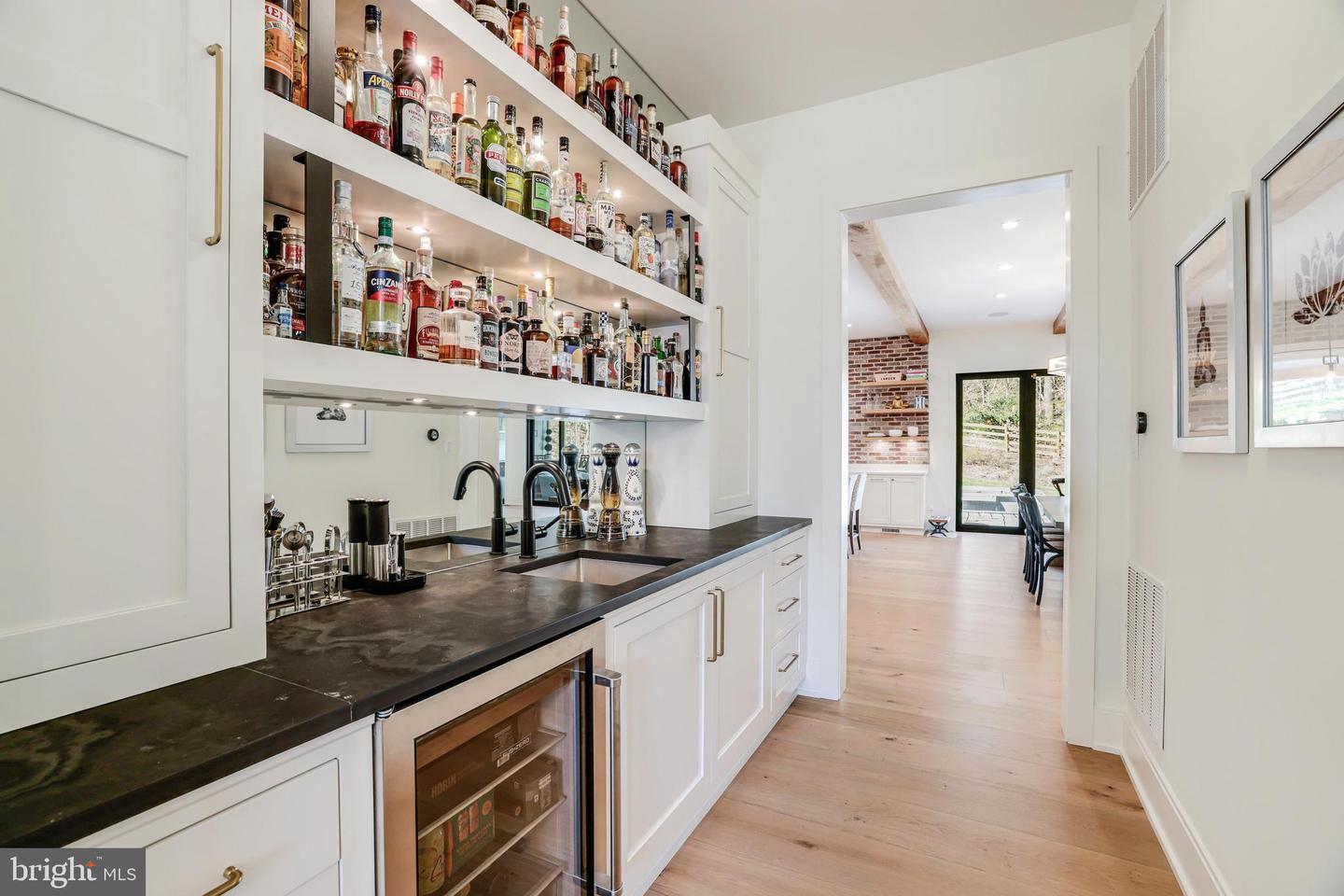1544 Forest Villa Ln
