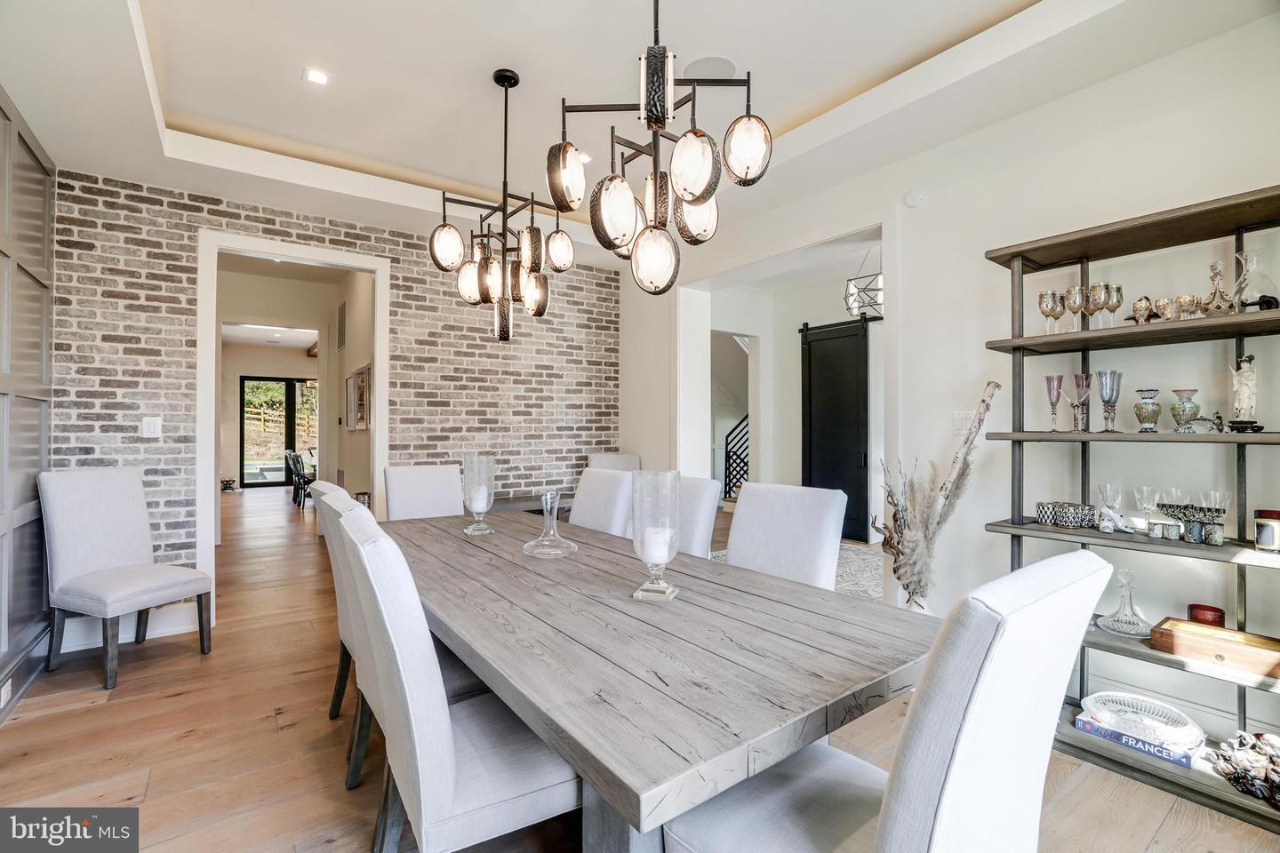 1544 Forest Villa Ln