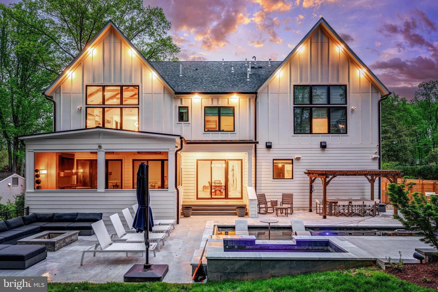 1544 Forest Villa Ln