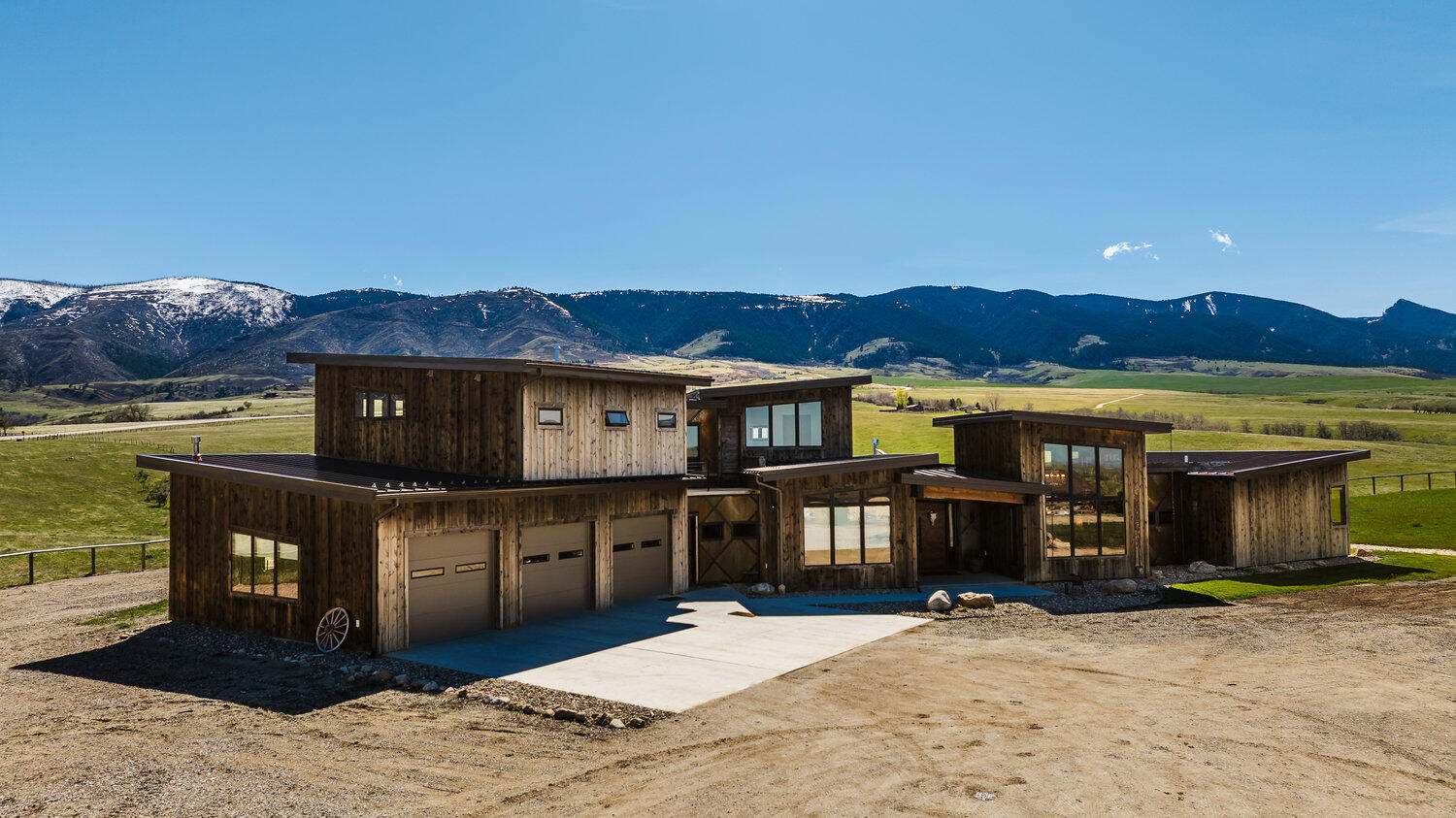838 Hwy 335