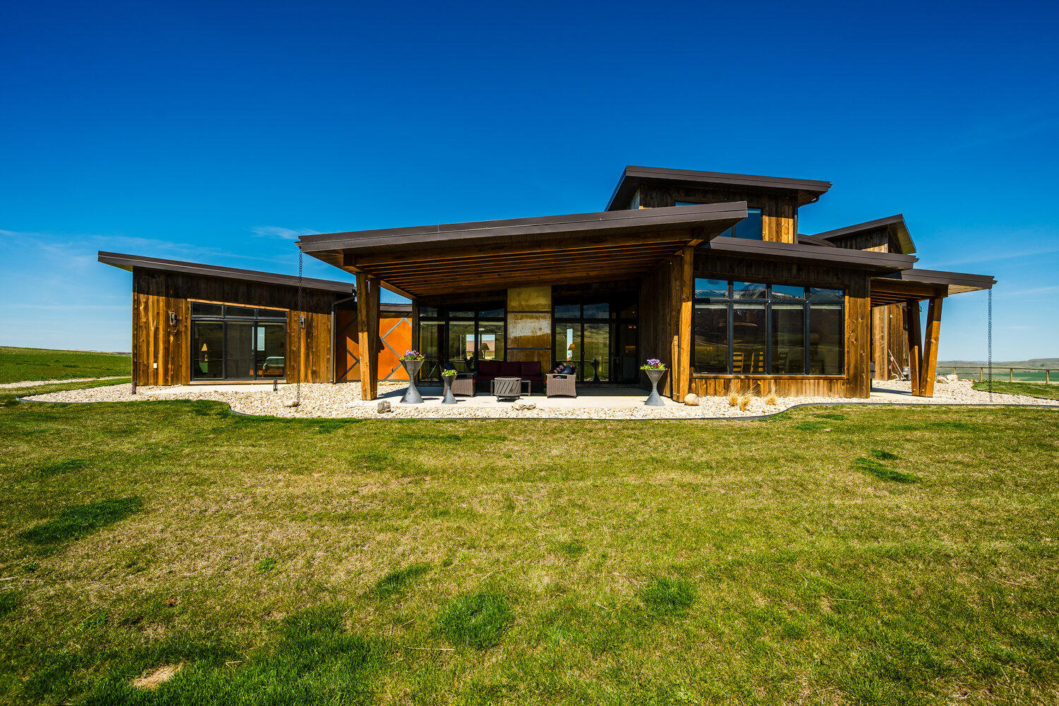 838 Hwy 335