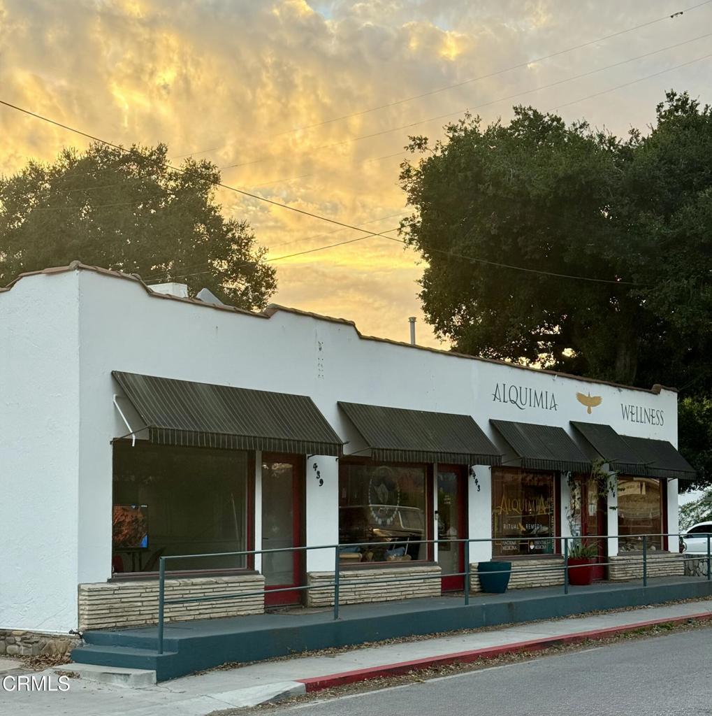 445 W El Roblar Ave Drive