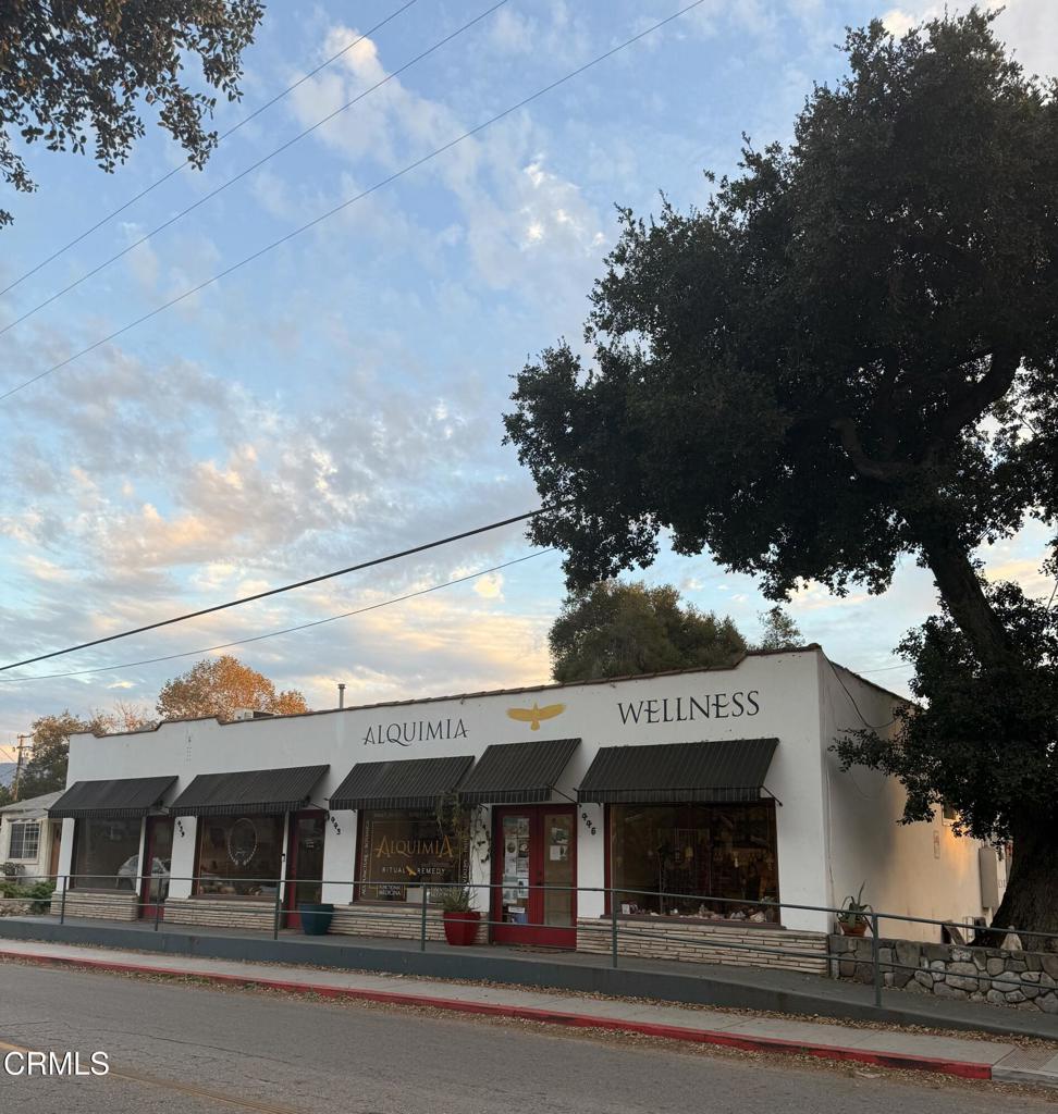 445 W El Roblar Ave Drive