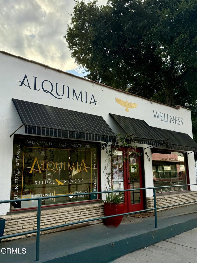 445 W El Roblar Ave Drive