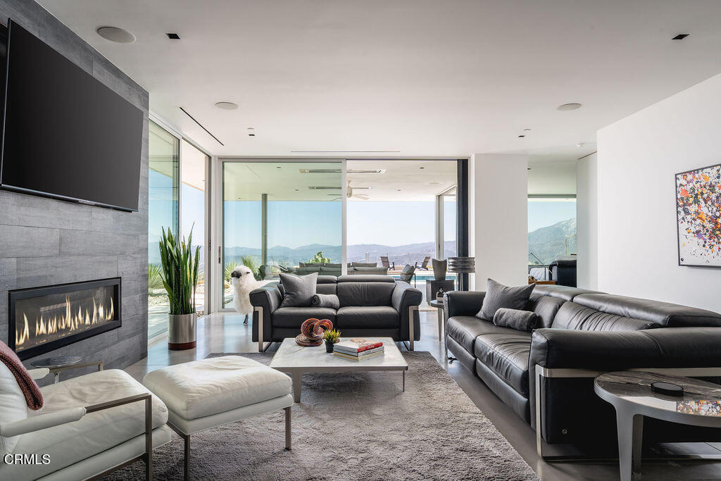 1465 Foothill Road