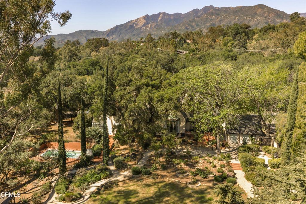 1104 Foothill Road