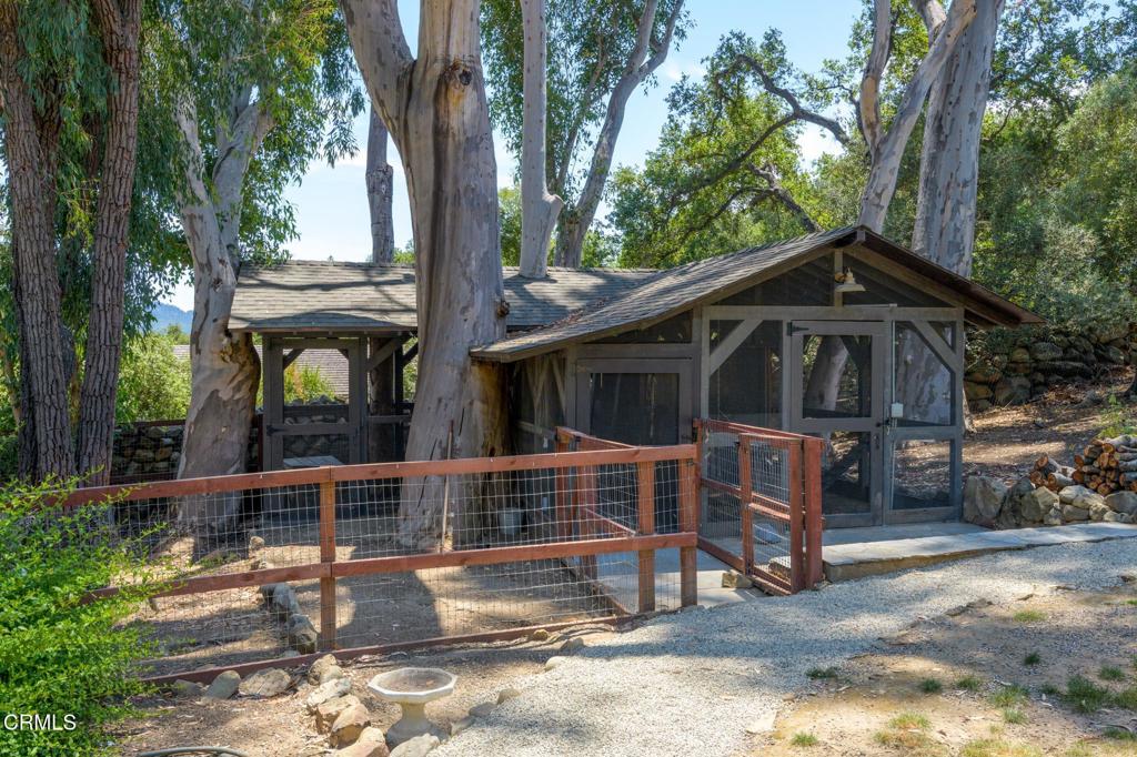 1104 Foothill Road