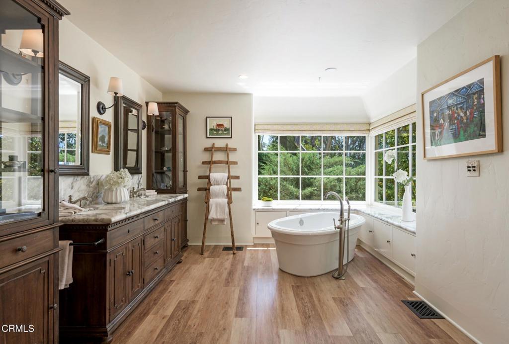 1104 Foothill Road