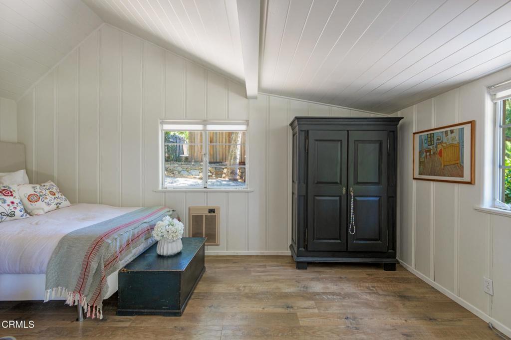 1104 Foothill Road