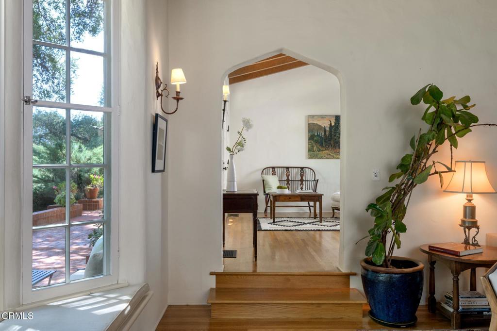 1104 Foothill Road