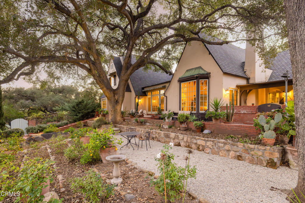1104 Foothill Road