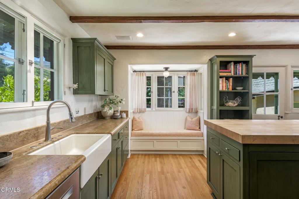 1104 Foothill Road