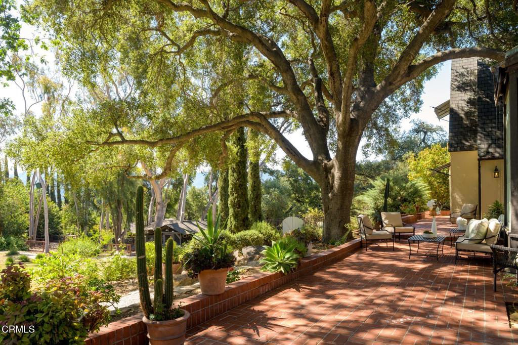 1104 Foothill Road